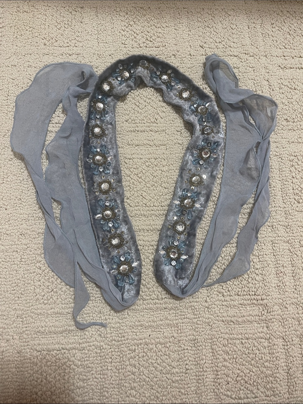 Fabric belt with gems excellent condition